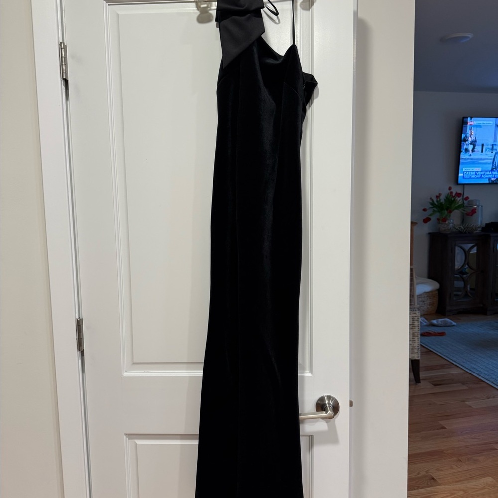 Elegant Black Evening Gown